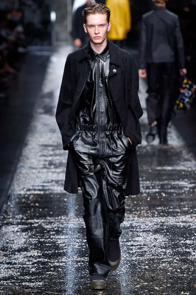 Look 26